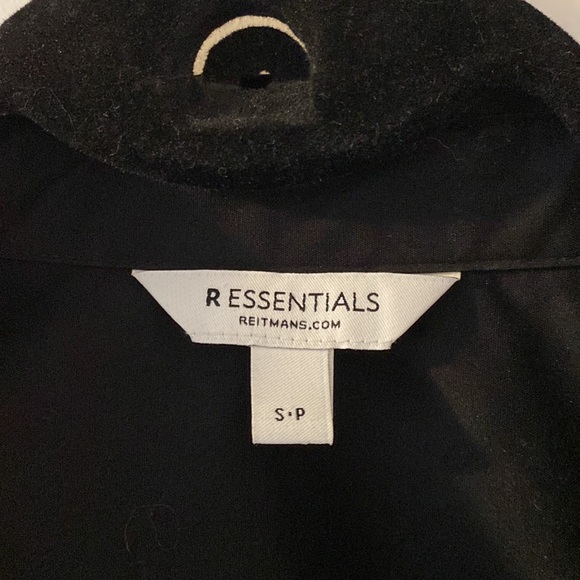 R Essentials black button down dress shirt in small - Picture 2 of 5